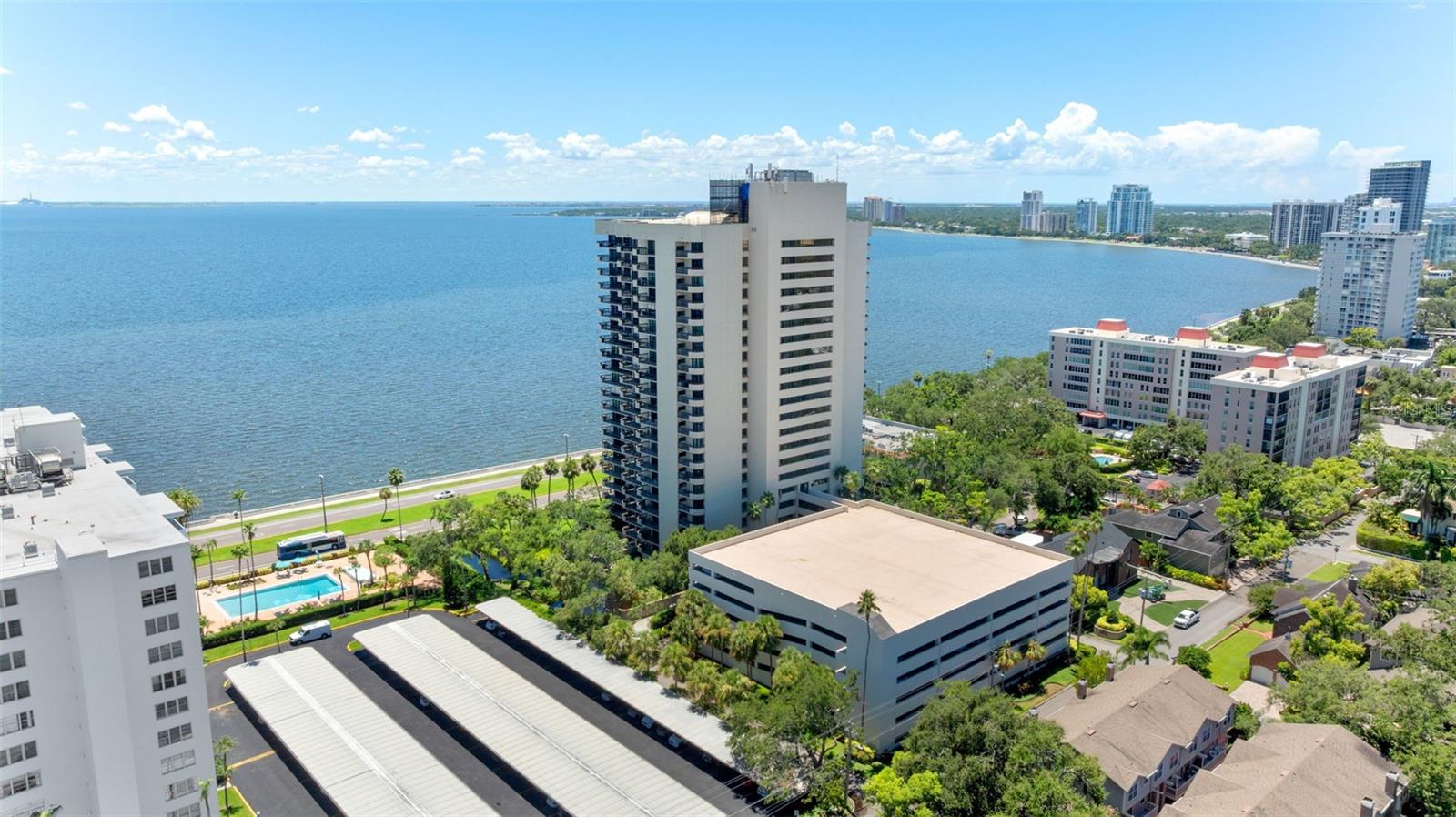 Image 32 of 37 For 2413 Bayshore Boulevard 1401