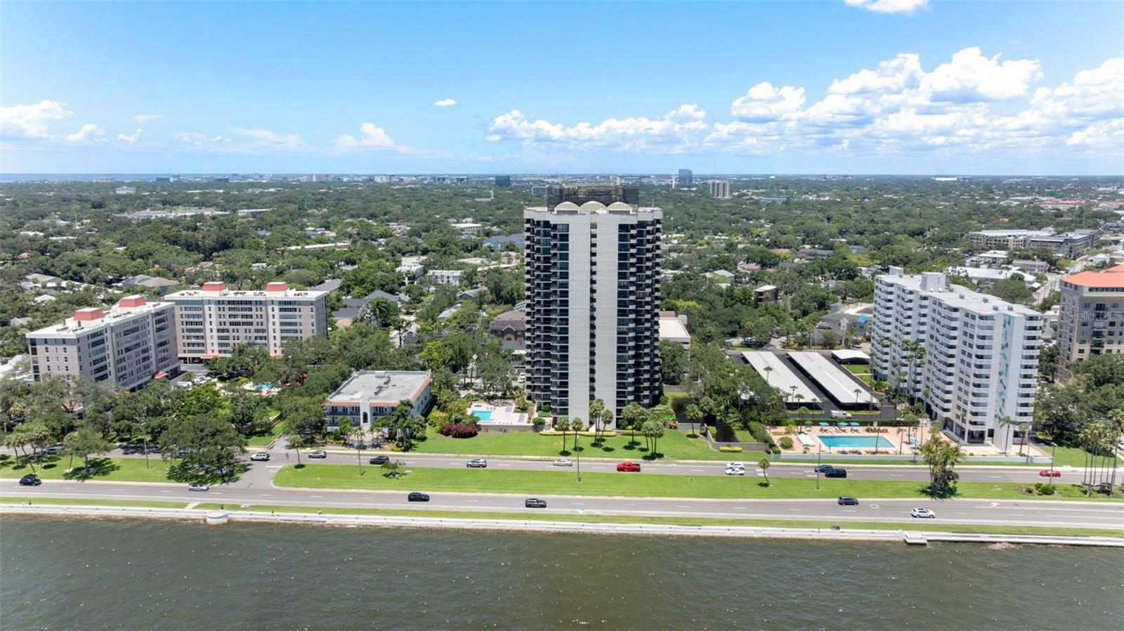 Image 36 of 37 For 2413 Bayshore Boulevard 1401