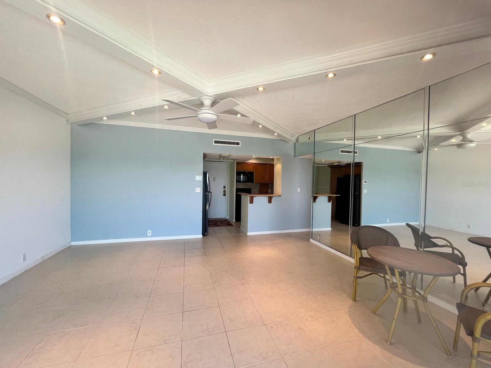 Image 6 of 57 For 880 Mandalay Avenue N909