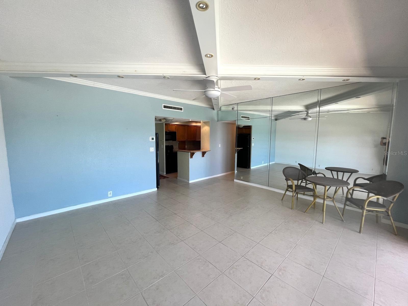 Image 7 of 57 For 880 Mandalay Avenue N909