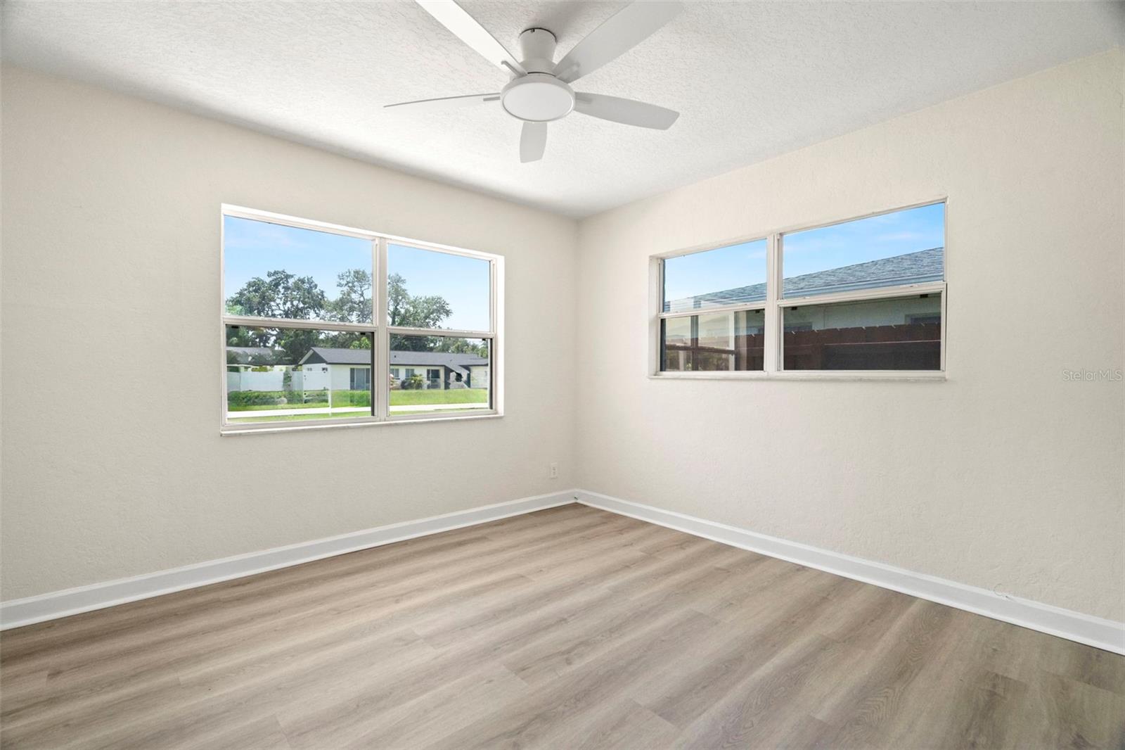 Image 22 of 41 For 5813 18th Avenue S
