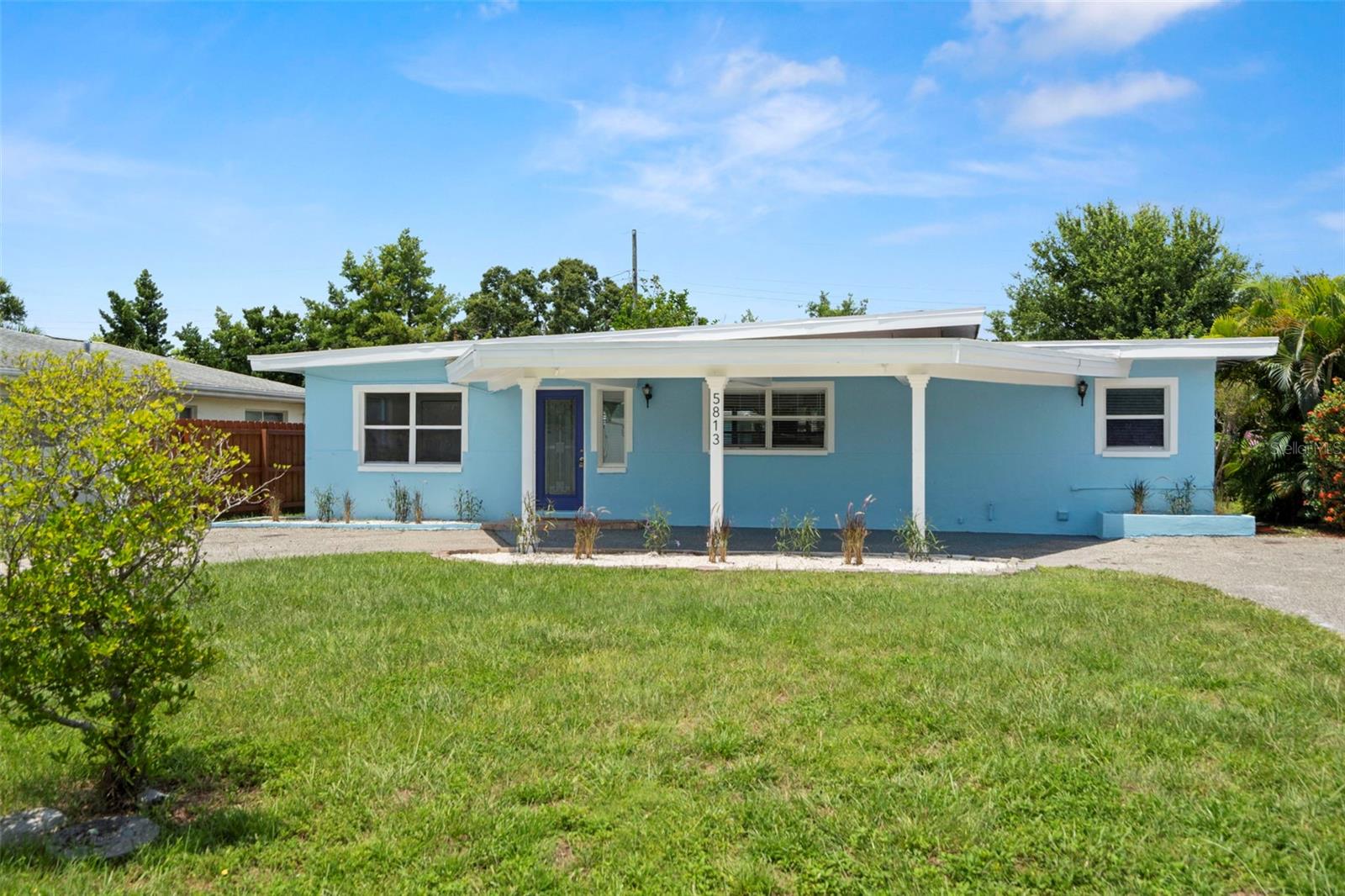 Image 5 of 41 For 5813 18th Avenue S