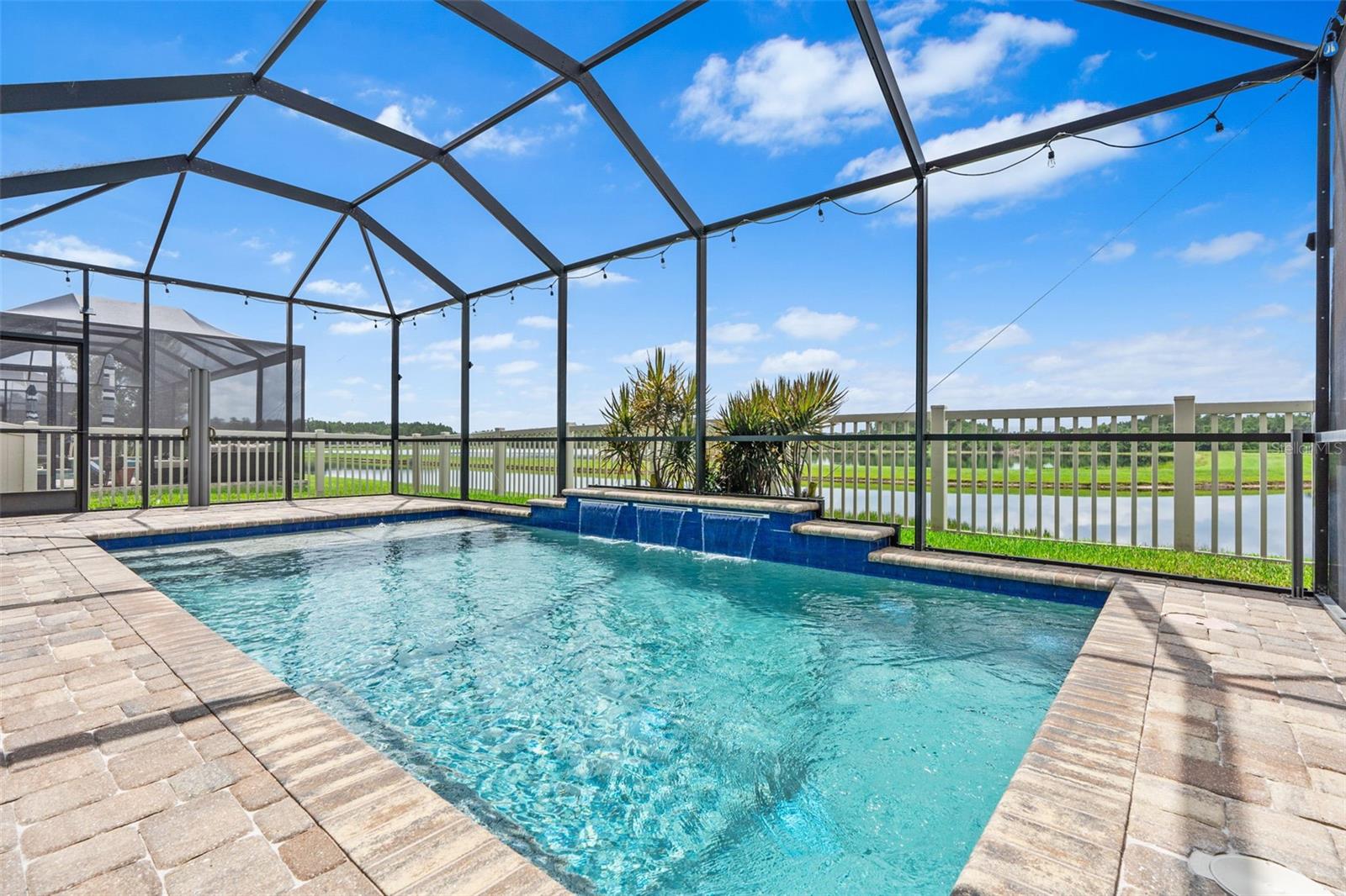 Image 11 of 56 For 18208 Roseate Drive