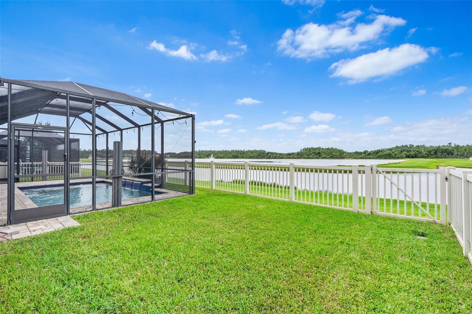 Image 12 of 56 For 18208 Roseate Drive