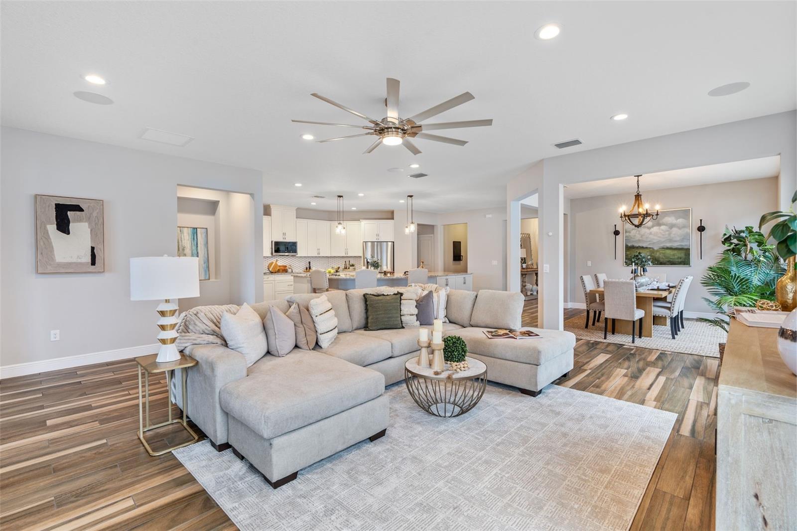 Image 14 of 56 For 18208 Roseate Drive