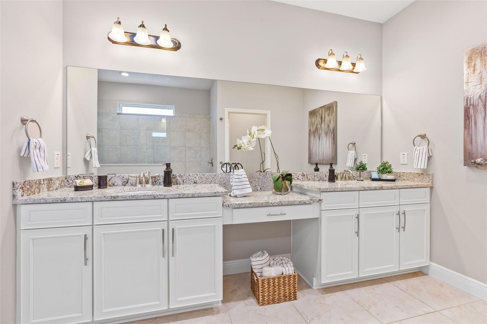 Image 25 of 56 For 18208 Roseate Drive