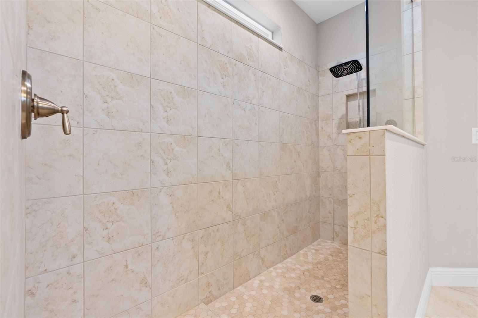 Image 27 of 56 For 18208 Roseate Drive