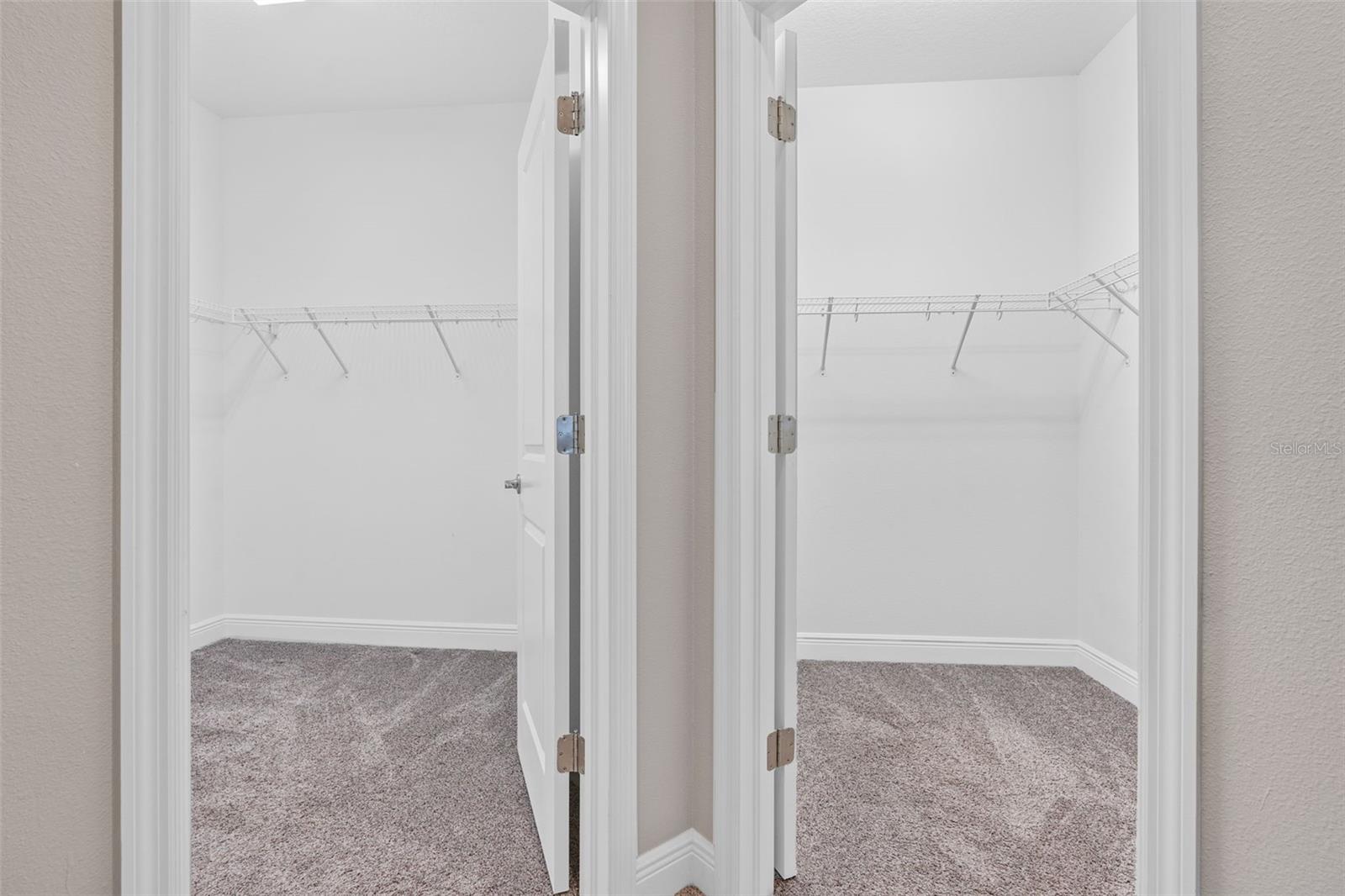 Image 29 of 56 For 18208 Roseate Drive