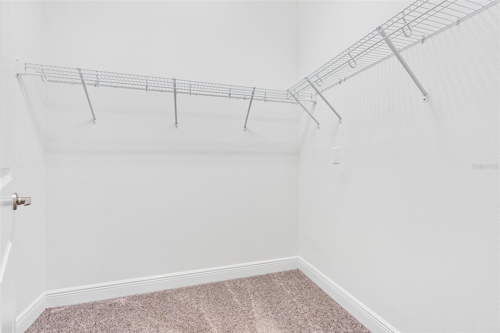 Image 31 of 56 For 18208 Roseate Drive