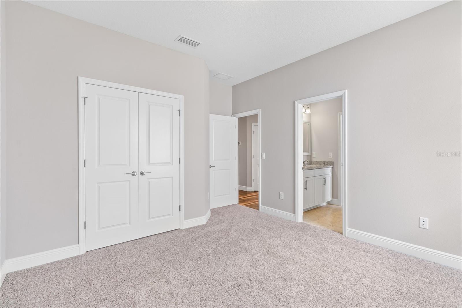 Image 33 of 56 For 18208 Roseate Drive