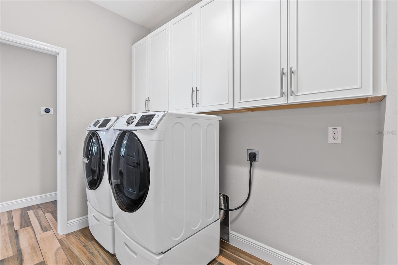 Image 41 of 56 For 18208 Roseate Drive