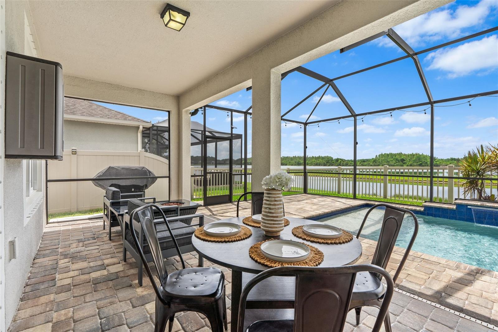 Image 43 of 56 For 18208 Roseate Drive