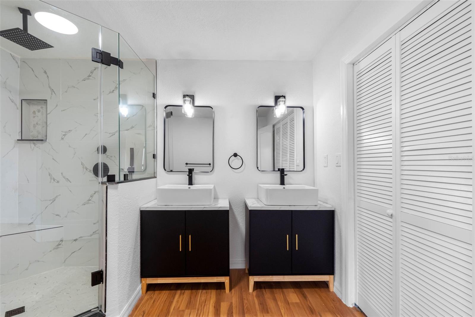 Image 18 of 71 For 2413 Baywood Drive E