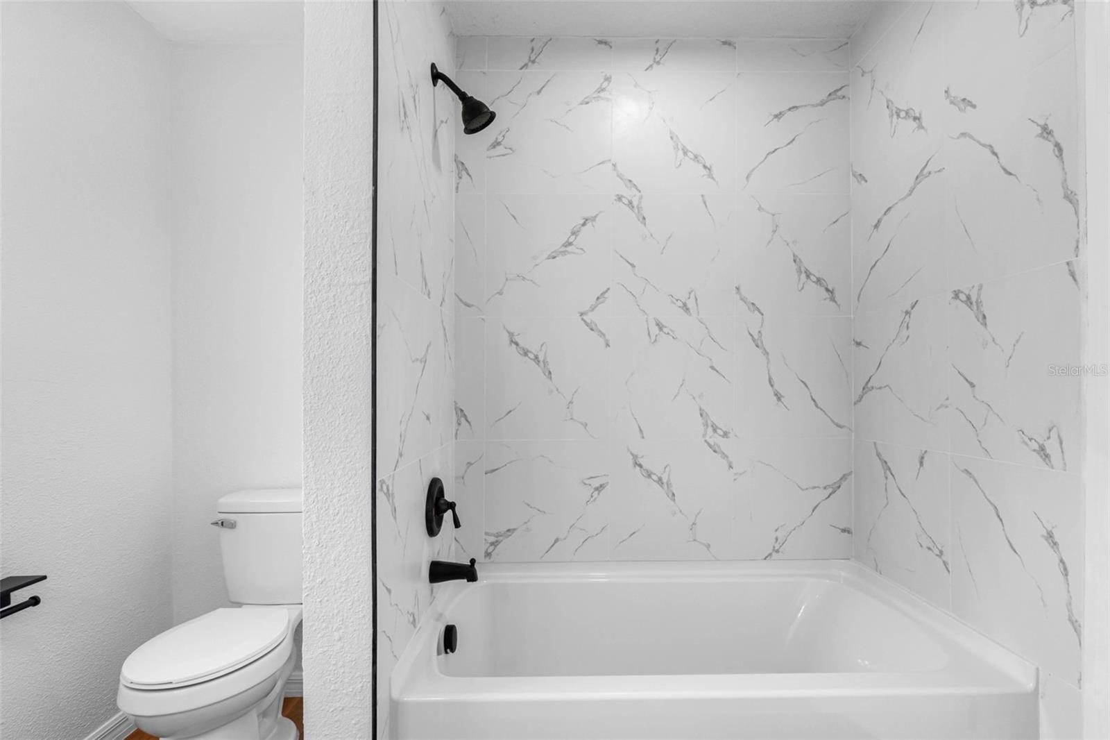 Image 24 of 71 For 2413 Baywood Drive E