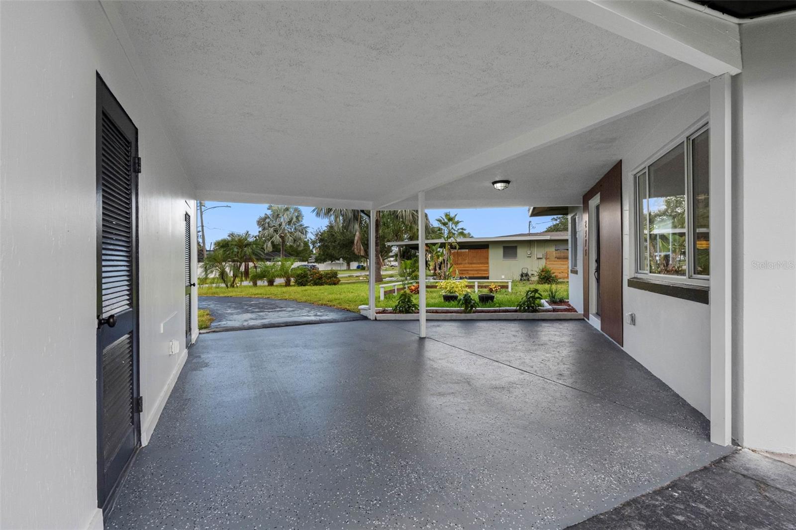 Image 31 of 71 For 2413 Baywood Drive E