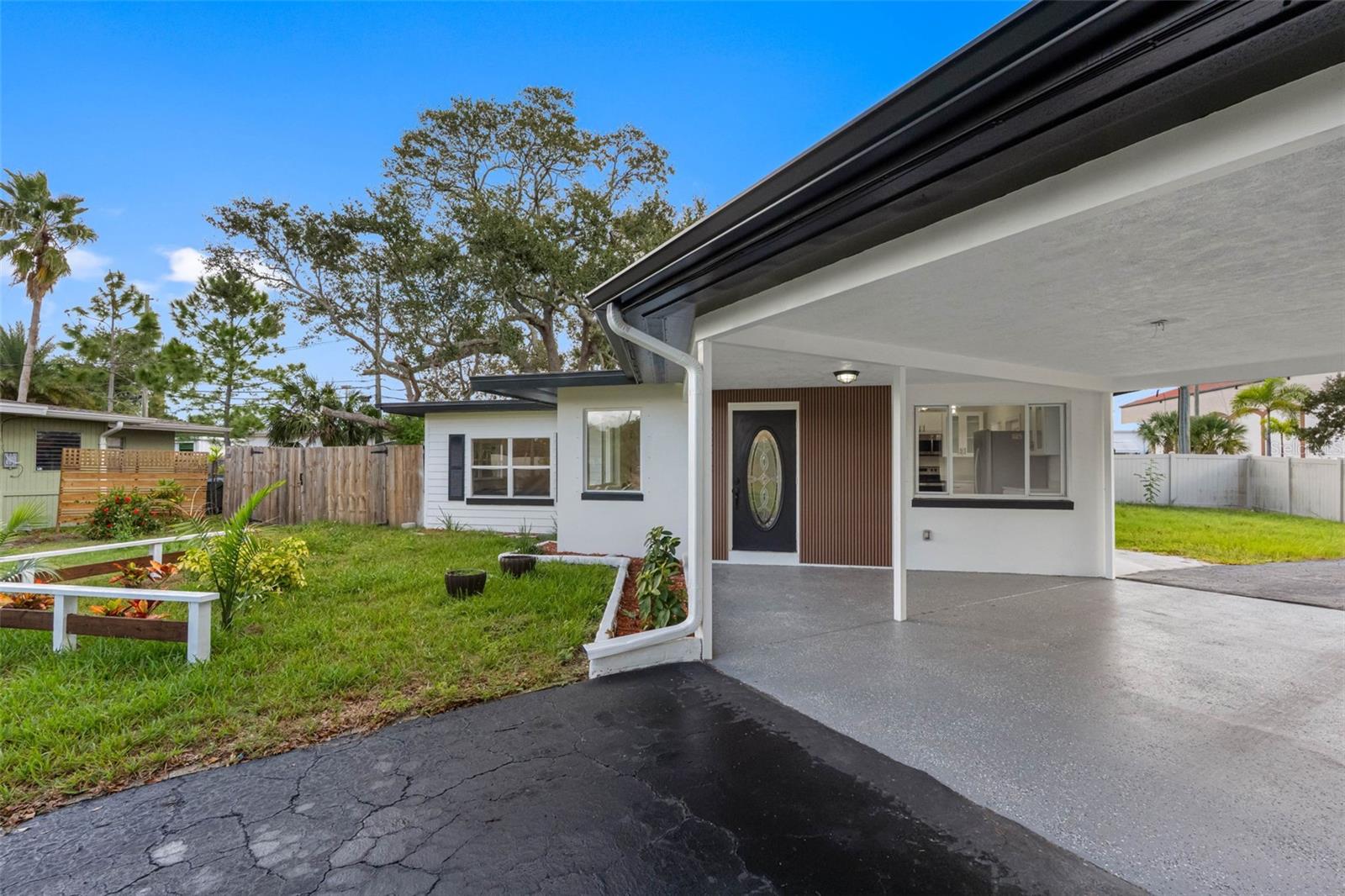 Image 33 of 71 For 2413 Baywood Drive E