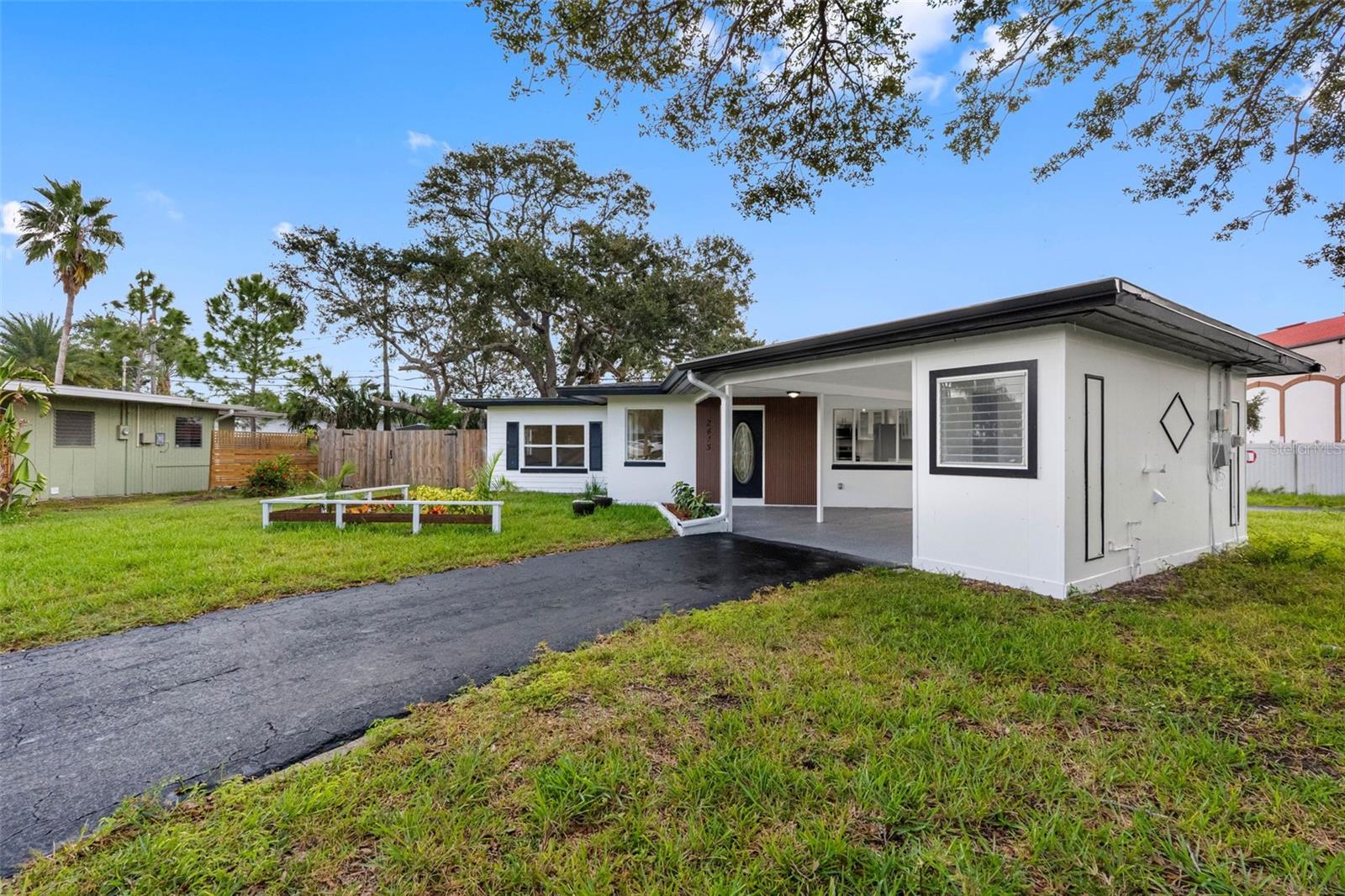 Image 34 of 71 For 2413 Baywood Drive E
