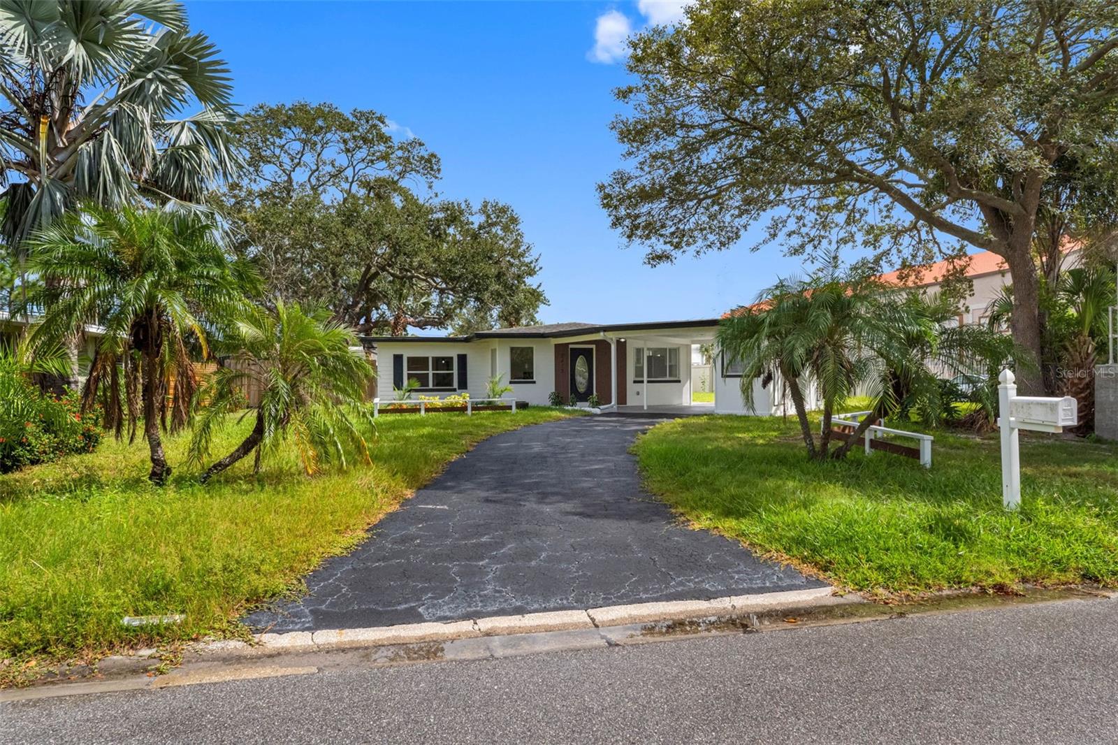 Image 37 of 71 For 2413 Baywood Drive E