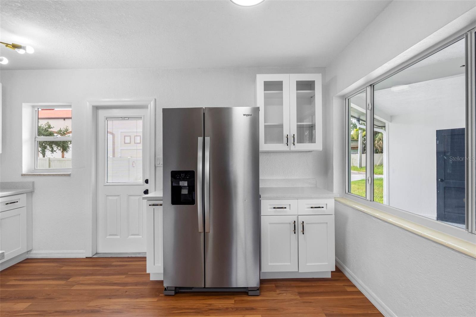 Image 7 of 71 For 2413 Baywood Drive E