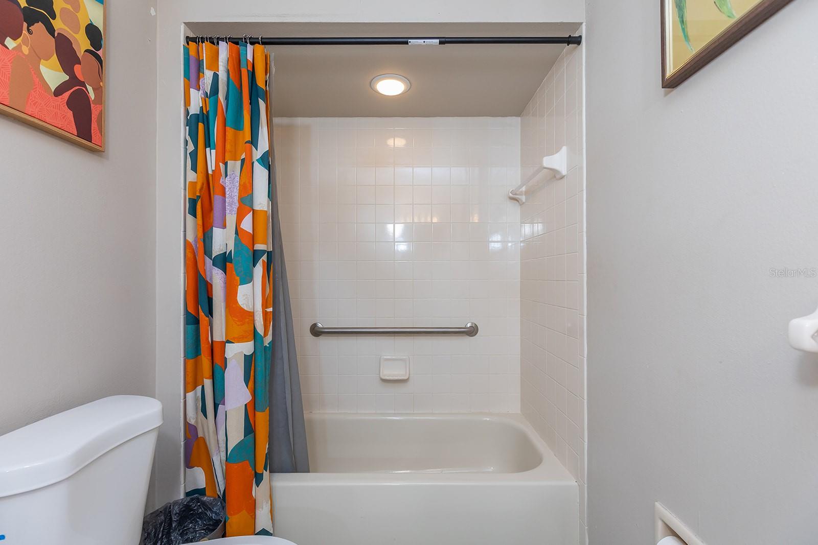 Image 24 of 41 For 1049 Trafalgar Drive