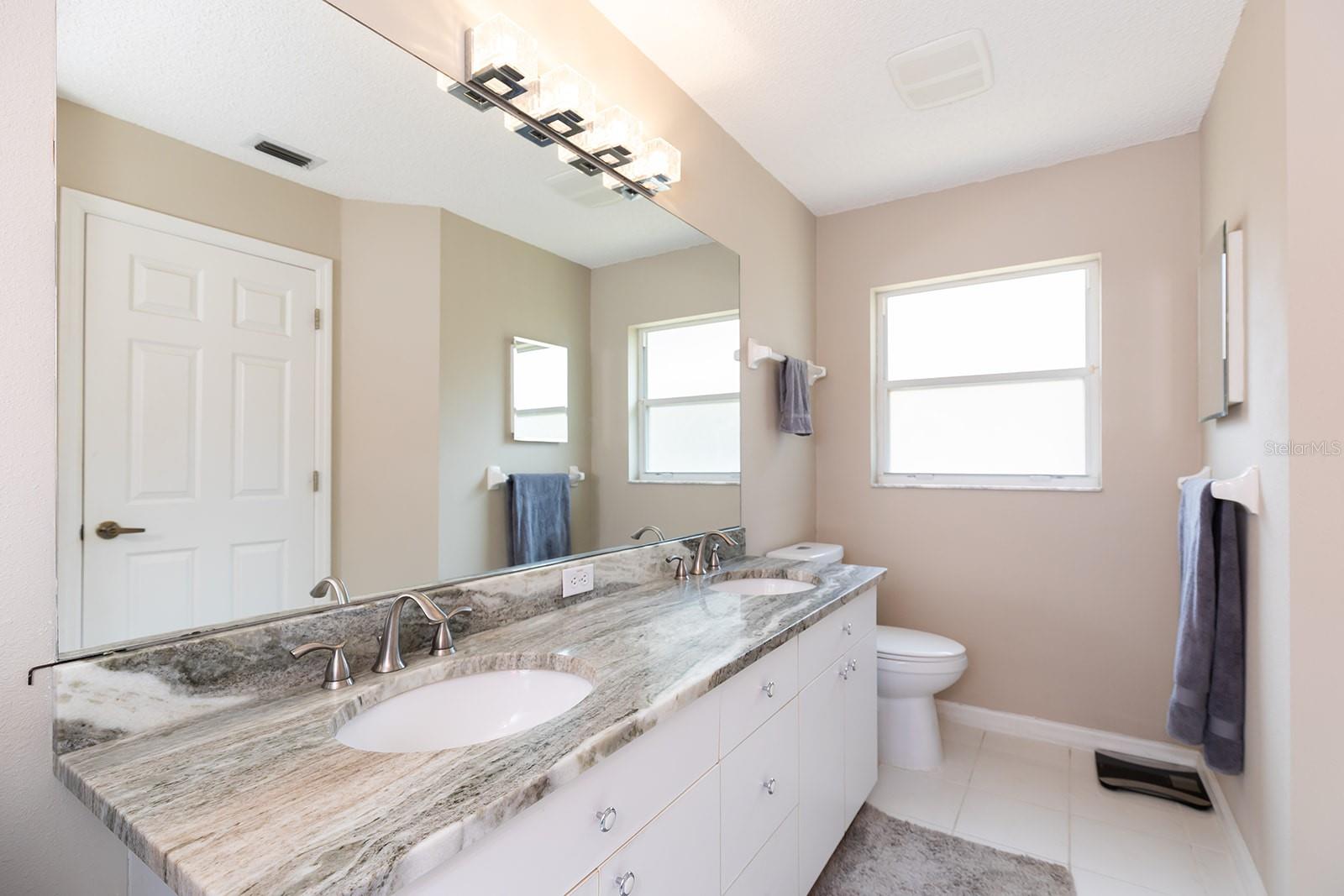 Image 33 of 41 For 1049 Trafalgar Drive