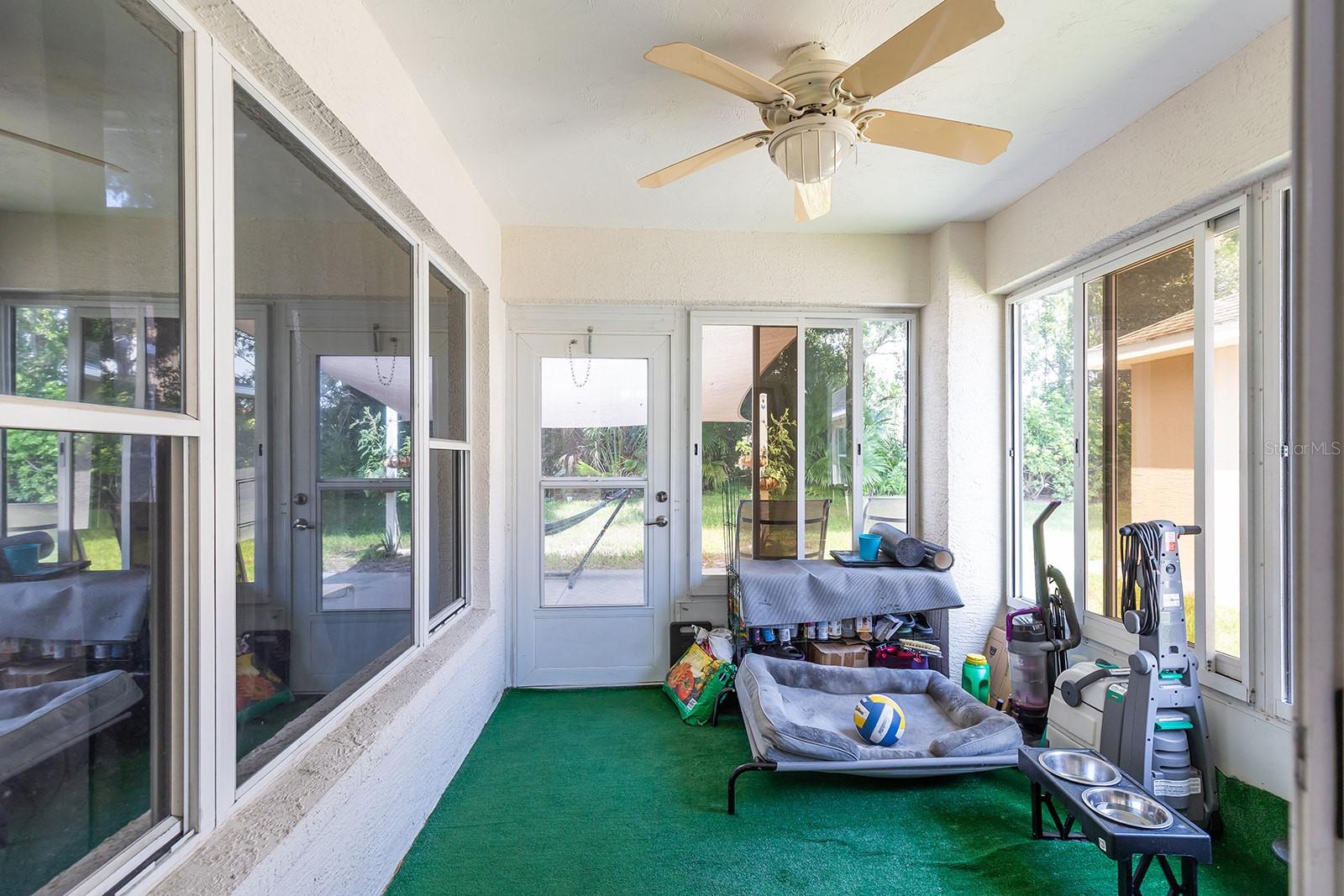 Image 34 of 41 For 1049 Trafalgar Drive