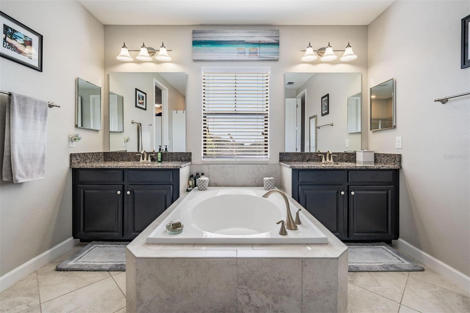 Image 36 of 77 For 7999 Lago Mist Way