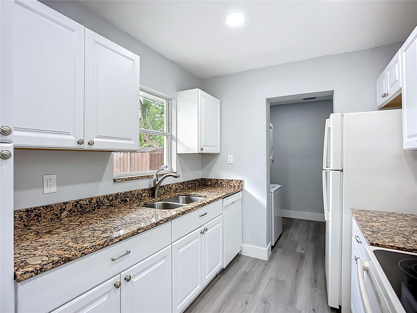 Image 10 of 61 For 2105 Allendale Avenue