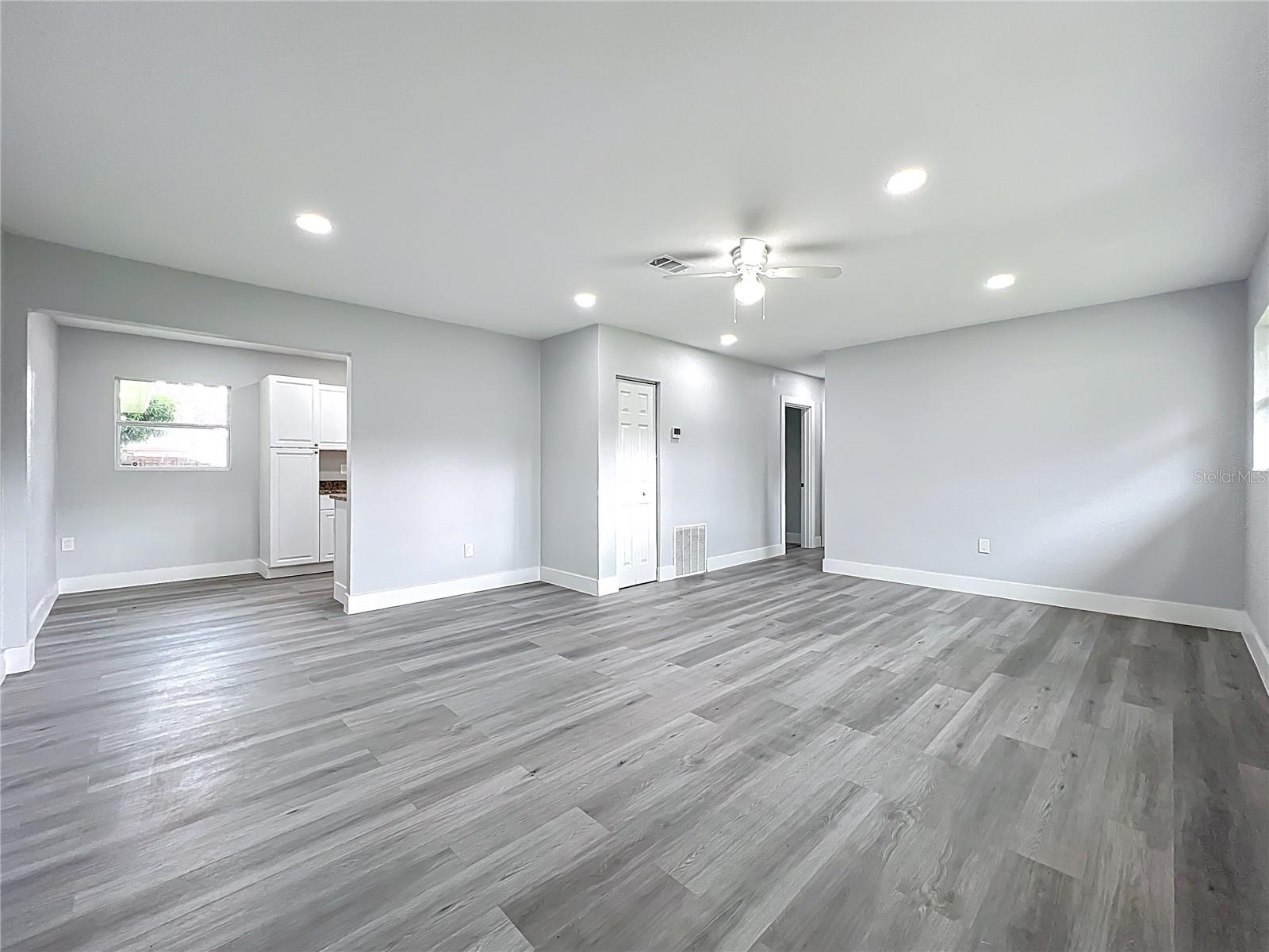 Image 3 of 61 For 2105 Allendale Avenue