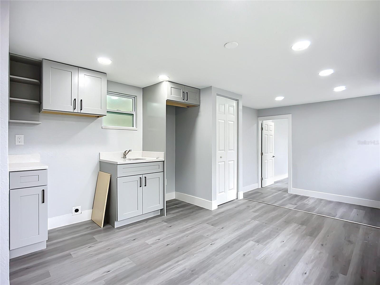 Image 33 of 61 For 2105 Allendale Avenue