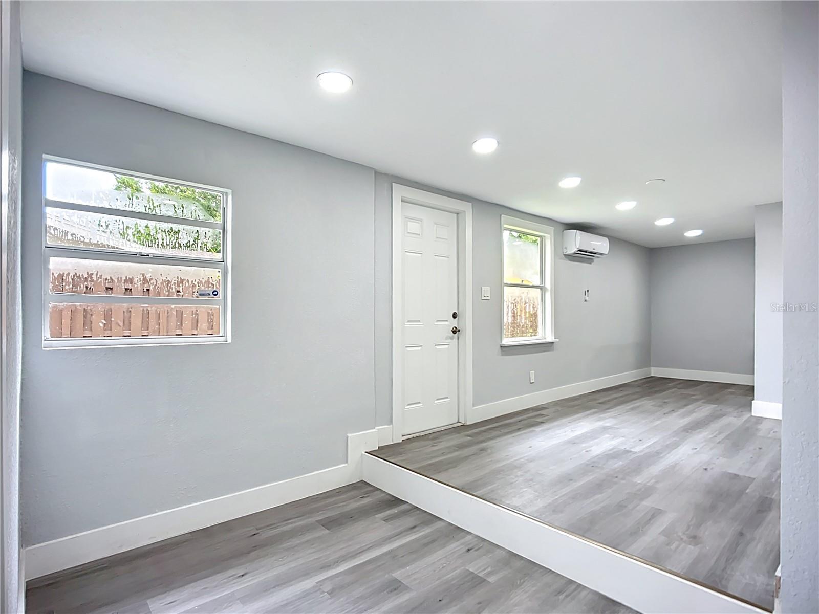 Image 35 of 61 For 2105 Allendale Avenue