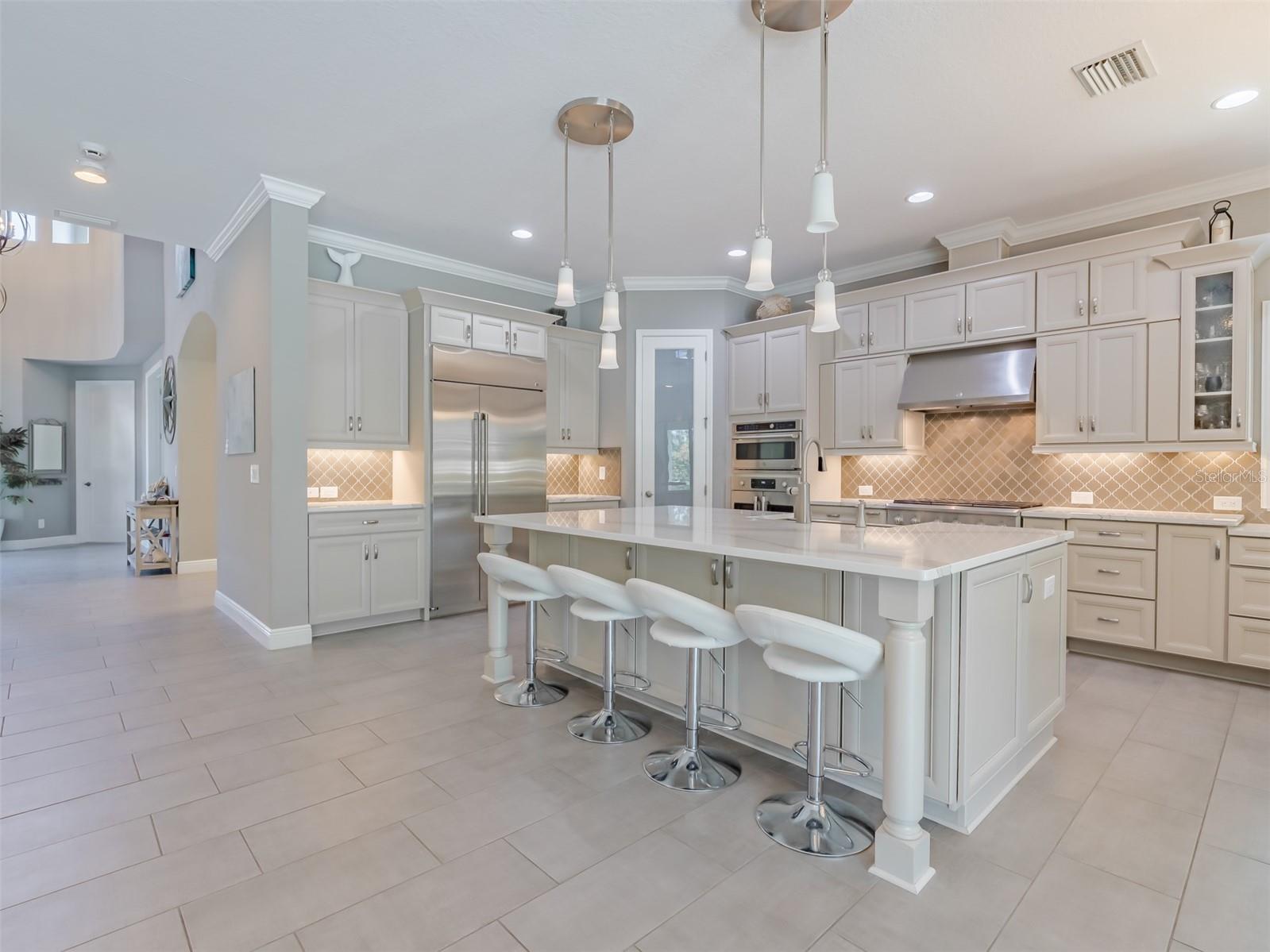 Listing photo id 15 for 21842 Pristine Lake Boulevard