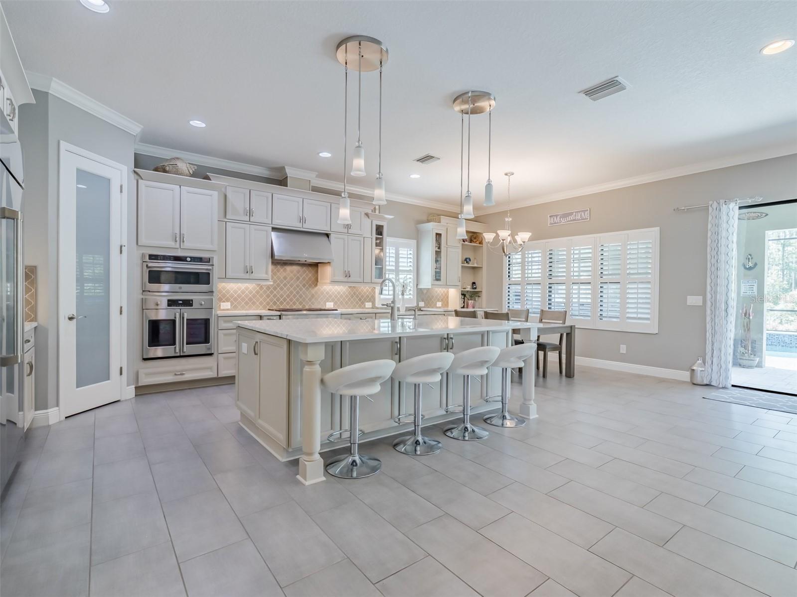 Listing photo id 16 for 21842 Pristine Lake Boulevard