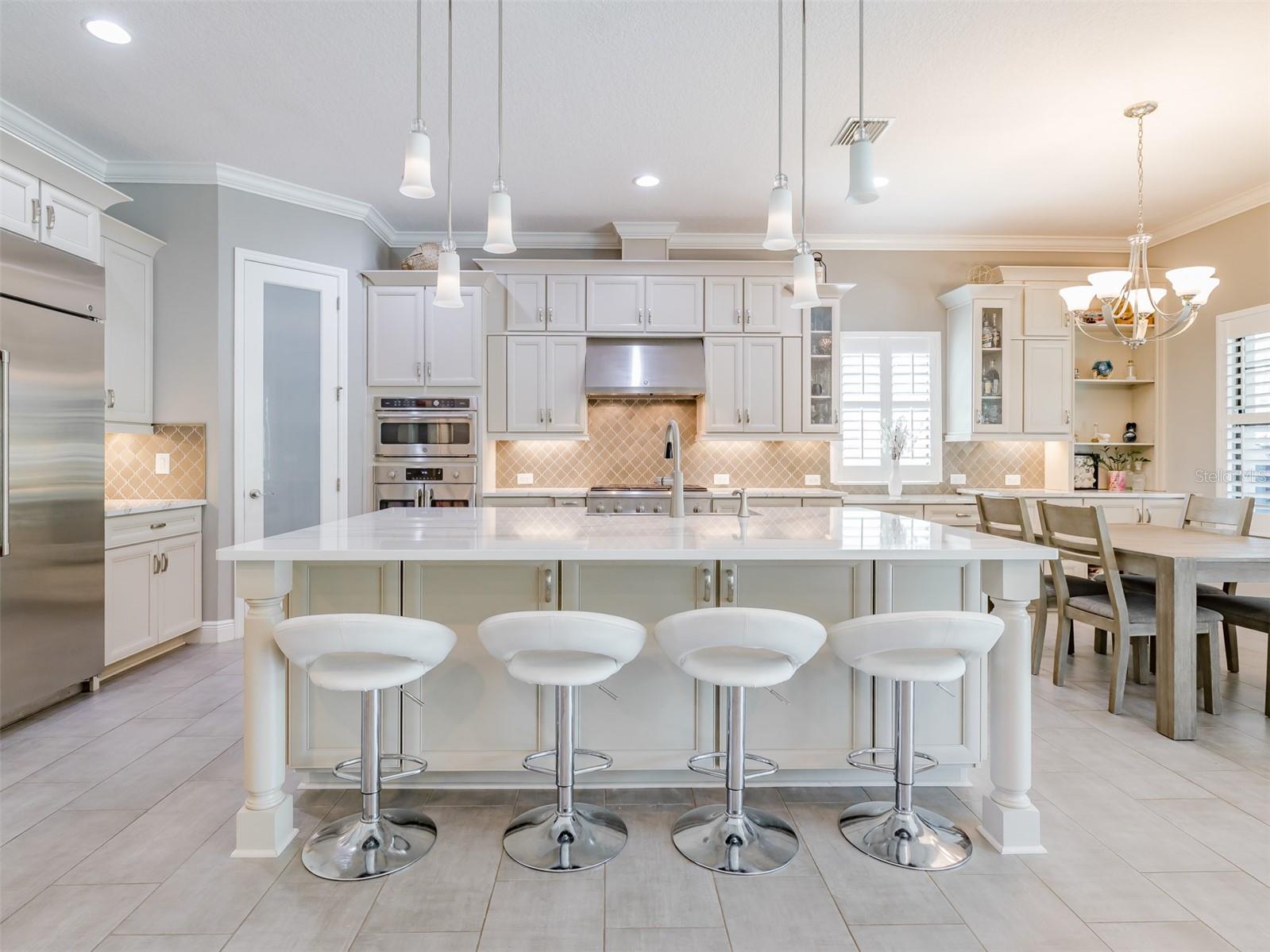 Listing photo id 19 for 21842 Pristine Lake Boulevard