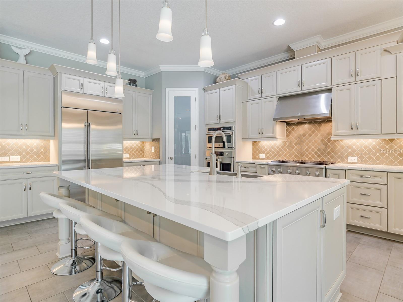 Listing photo id 20 for 21842 Pristine Lake Boulevard