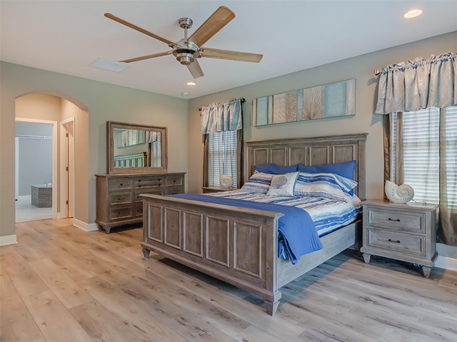 Listing photo id 40 for 21842 Pristine Lake Boulevard
