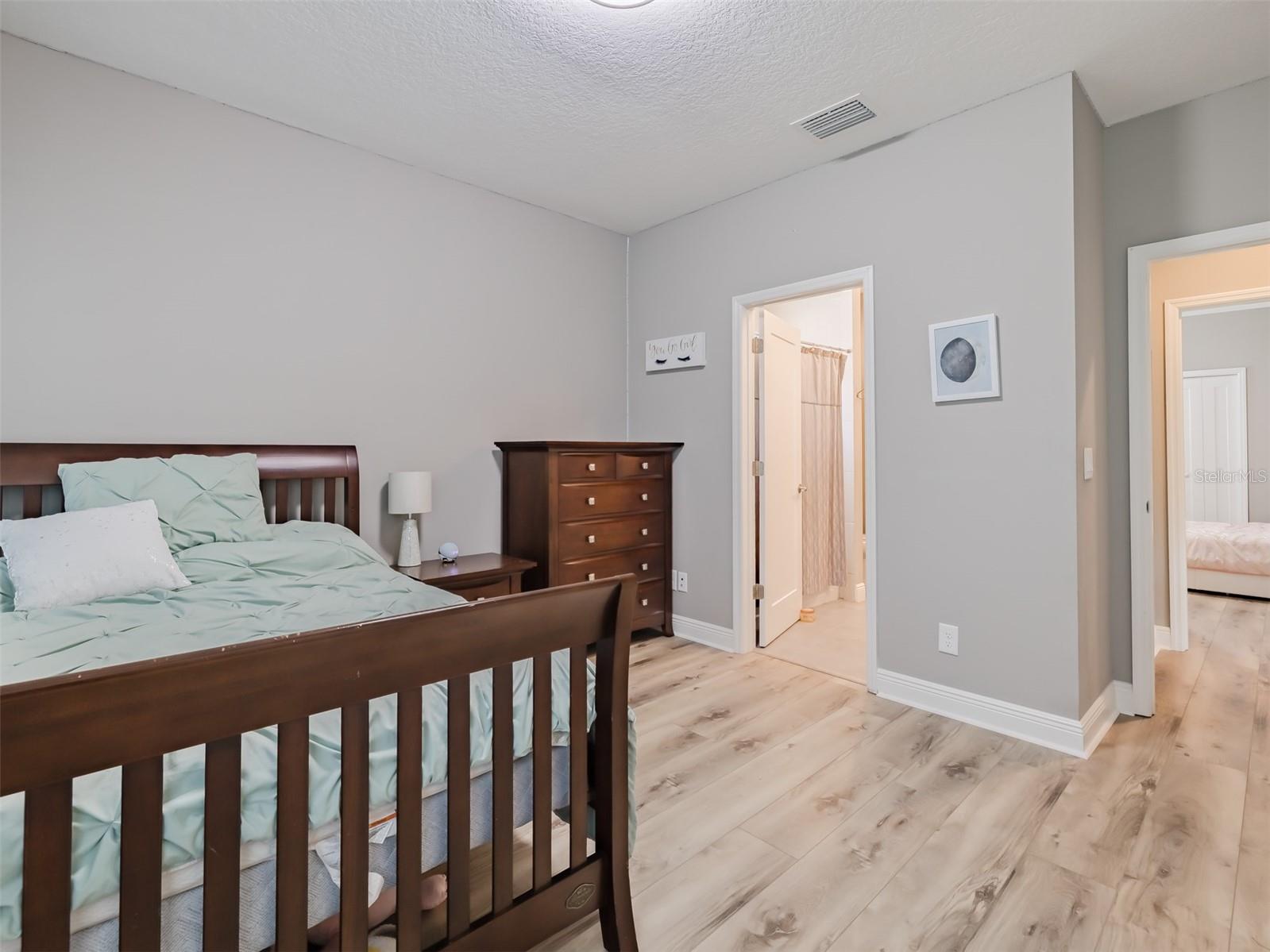 Listing photo id 45 for 21842 Pristine Lake Boulevard