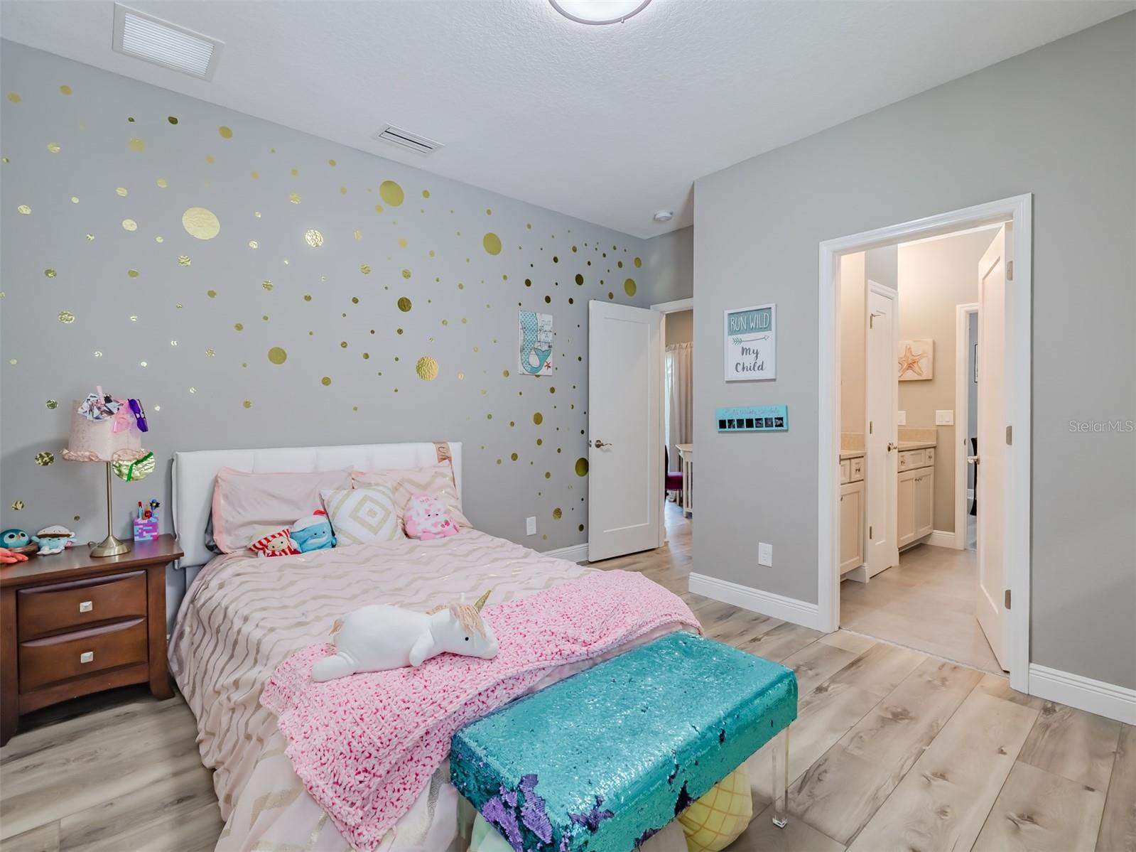 Listing photo id 49 for 21842 Pristine Lake Boulevard