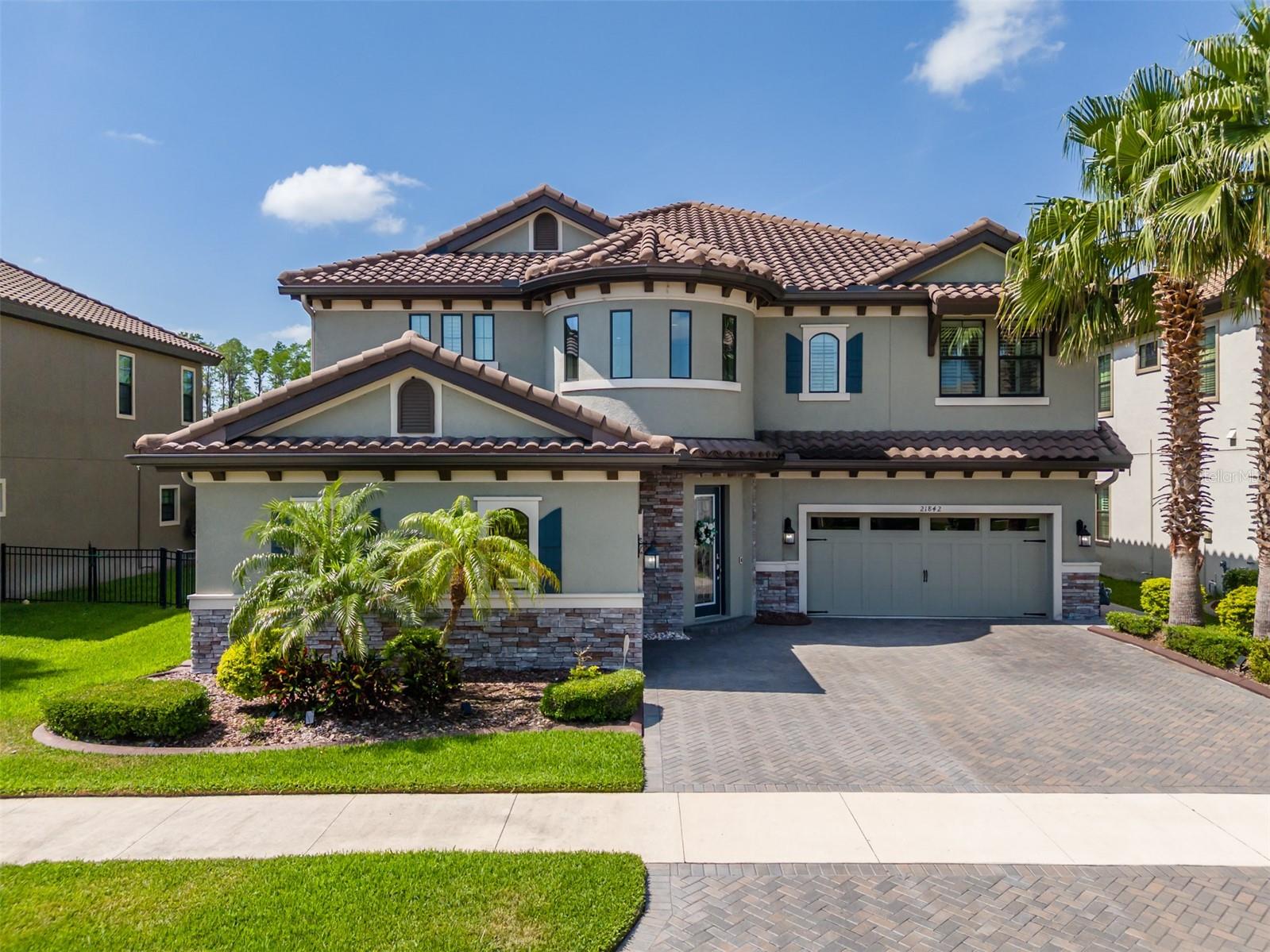 Listing photo id 7 for 21842 Pristine Lake Boulevard
