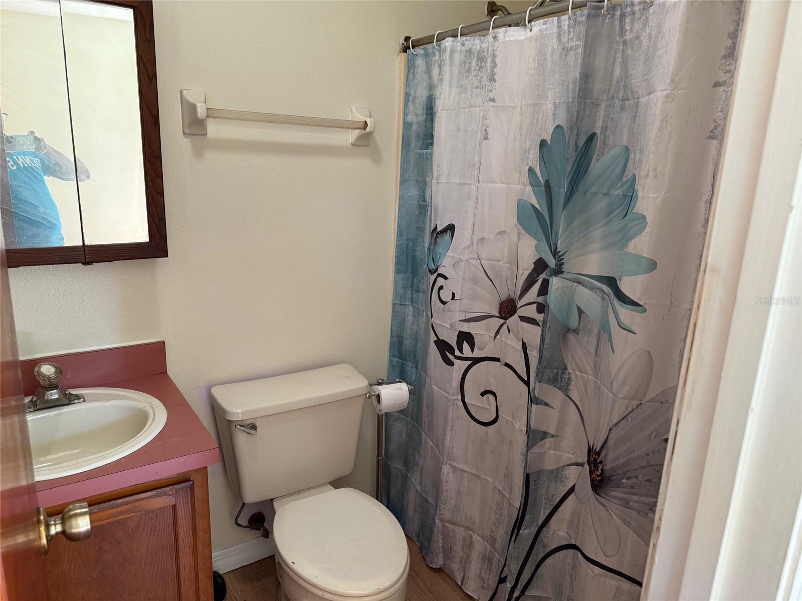 Listing photo id 5 for 12720 Jan Street