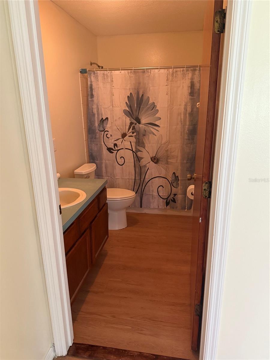 Listing photo id 6 for 12720 Jan Street