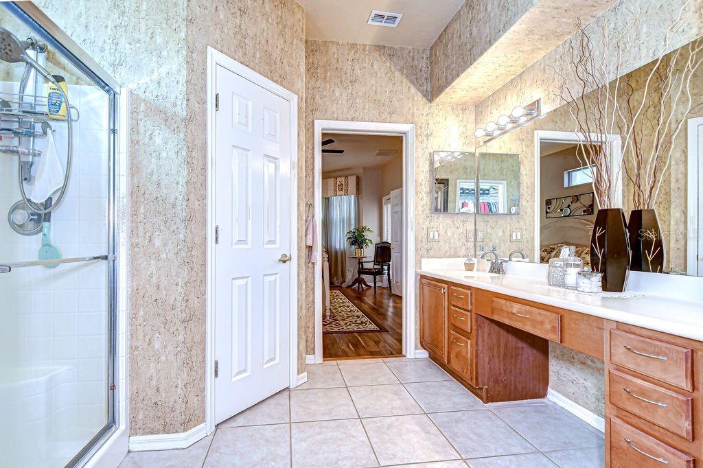 Image 18 of 41 For 8005 Shaddock Place