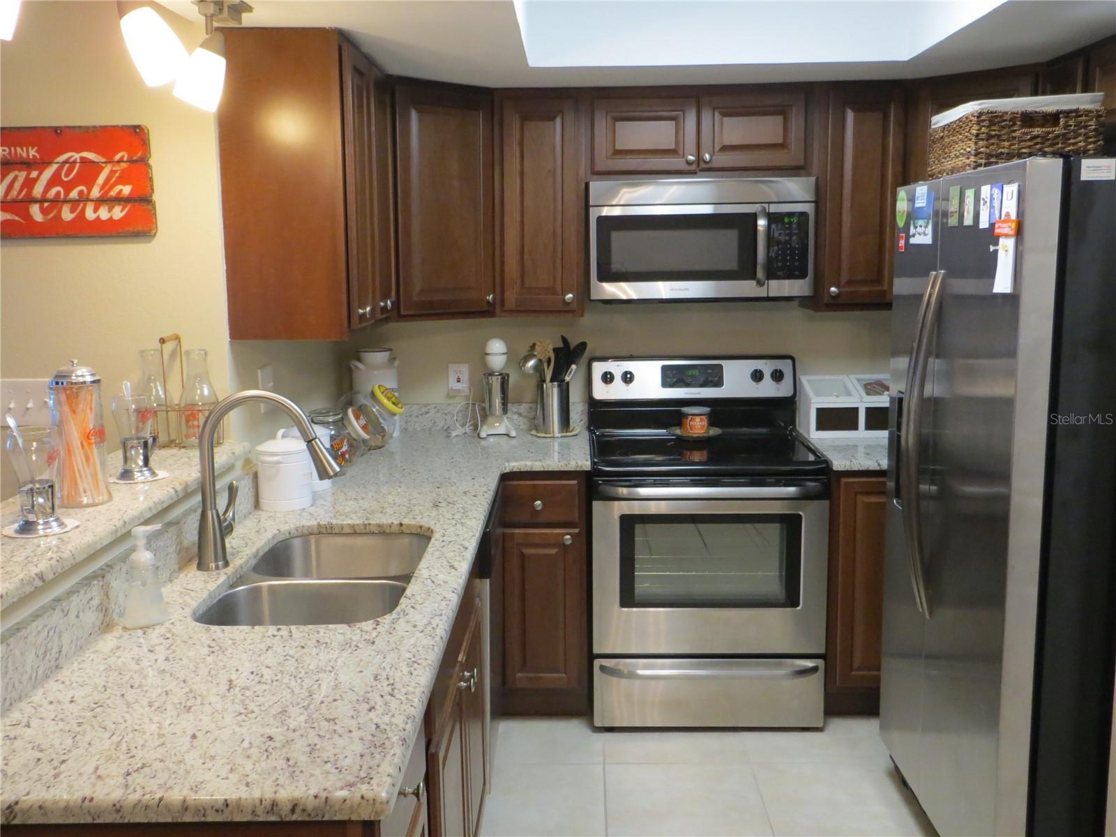 Image 3 of 27 For 12032 Anchor Way