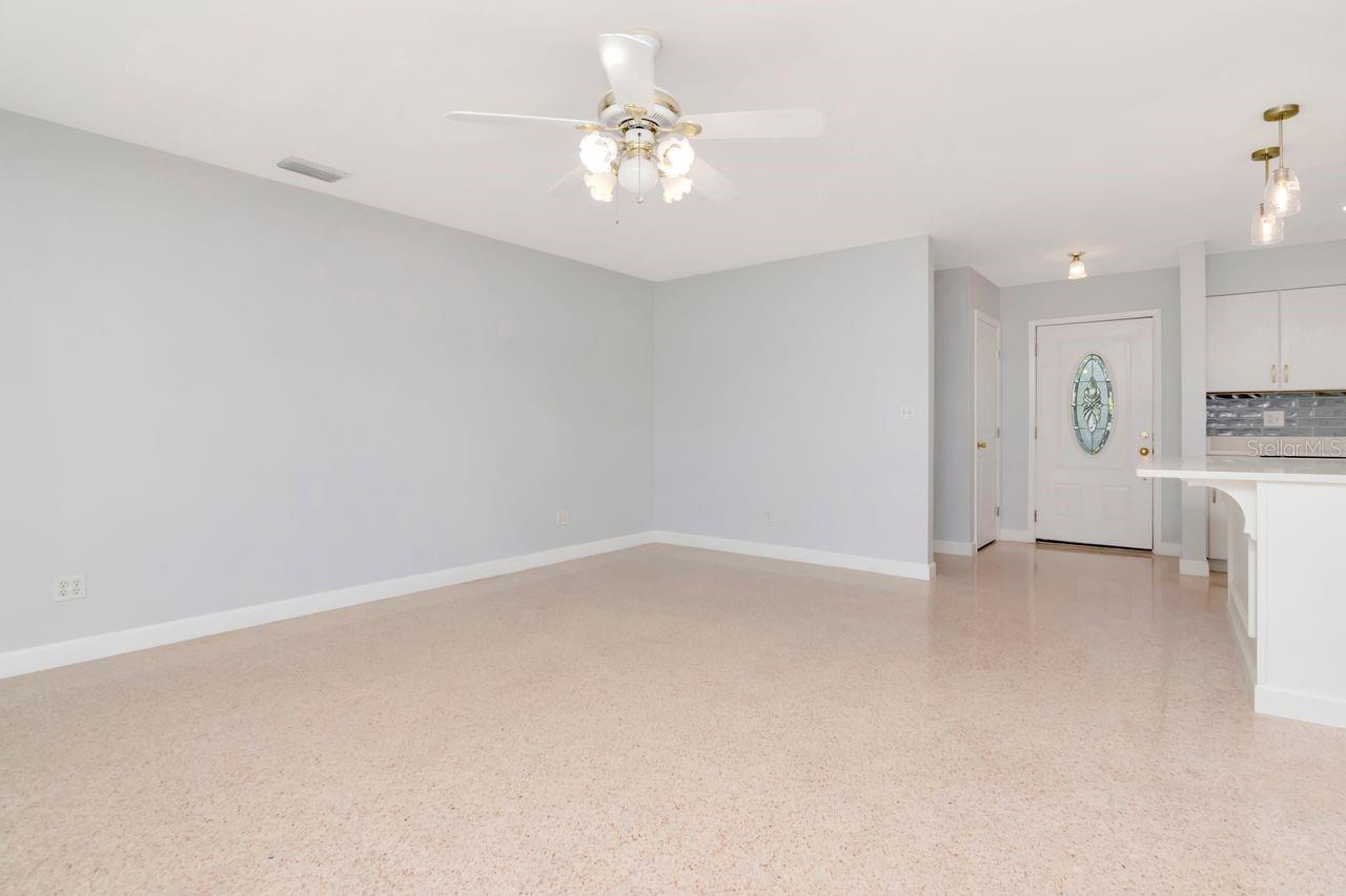 Image 6 of 35 For 4717 Coachman Avenue