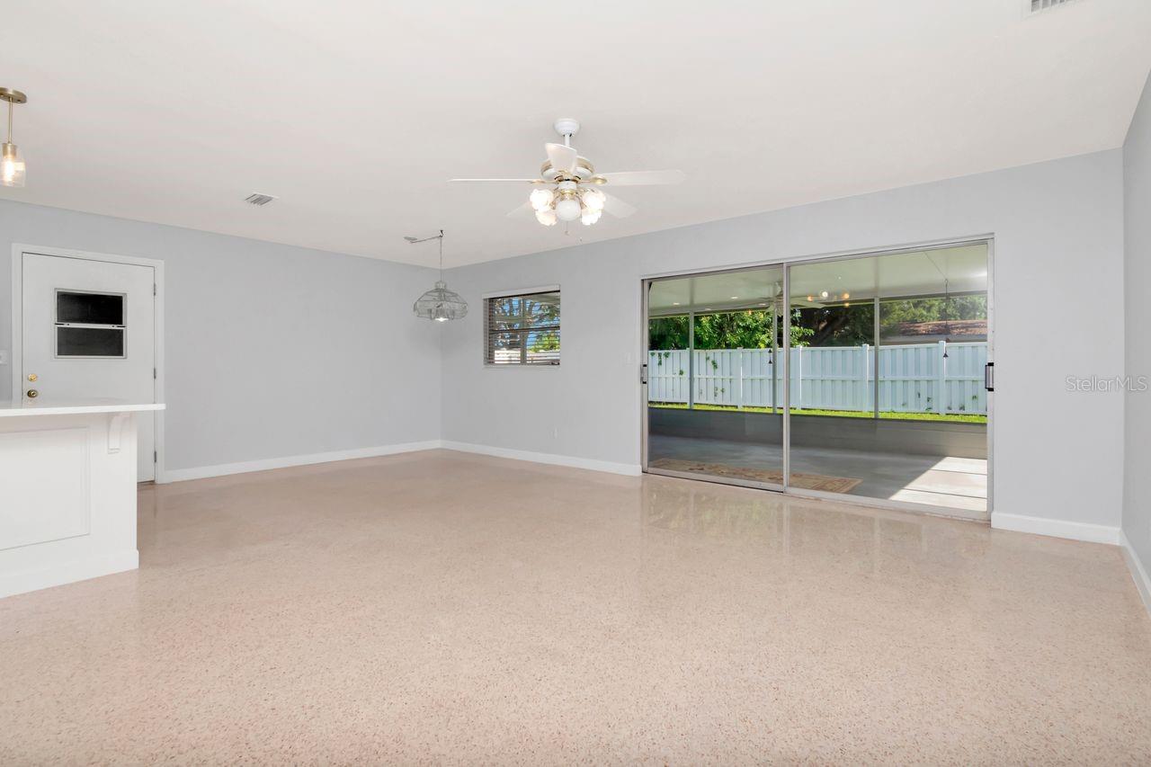 Image 8 of 35 For 4717 Coachman Avenue