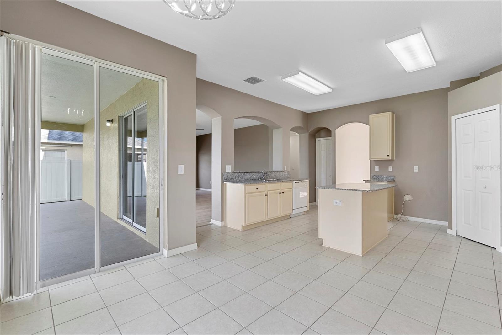 Image 7 of 42 For 2238 Roanoke Springs Drive