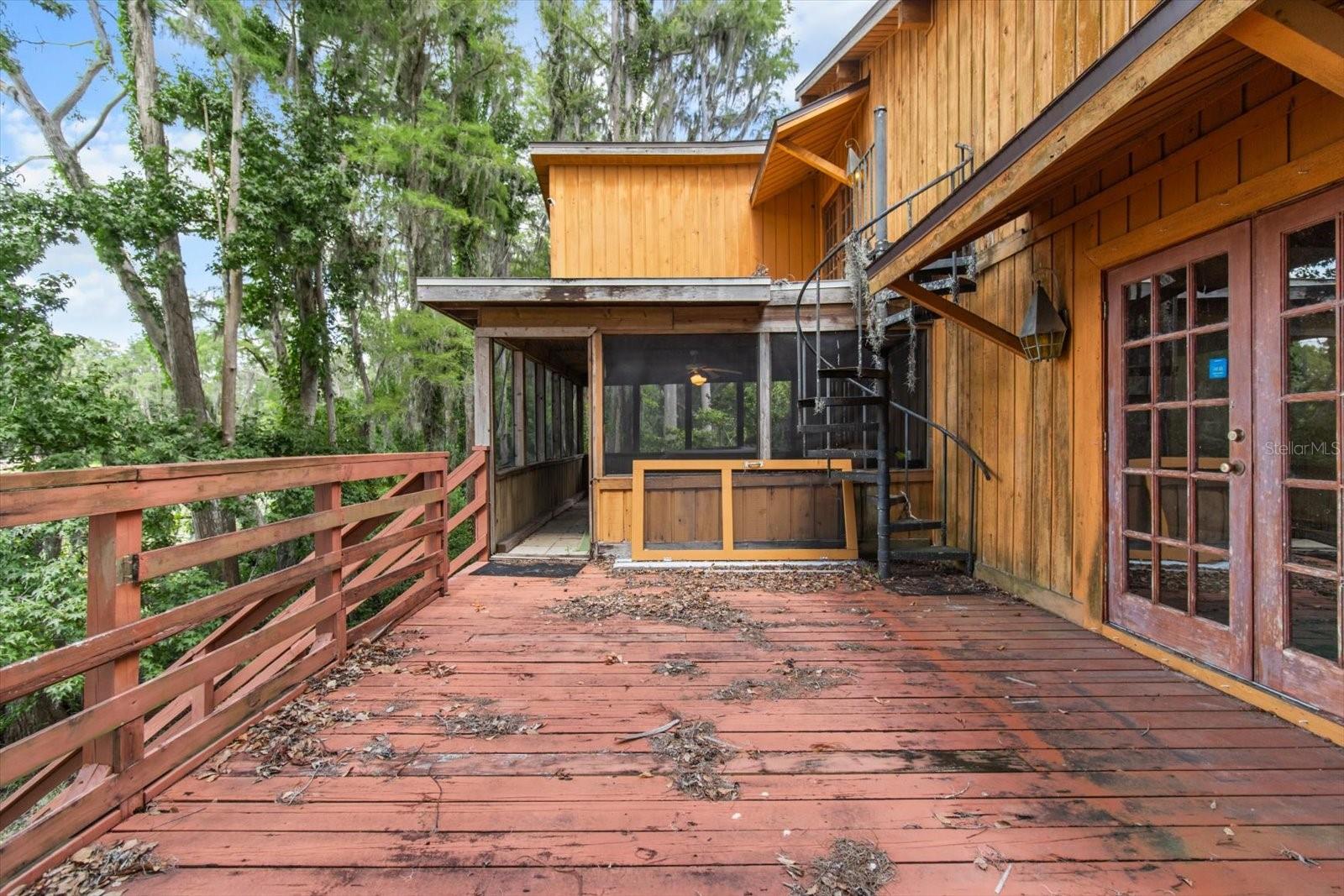 Image 22 of 59 For 503 Lutz Lake Fern Road