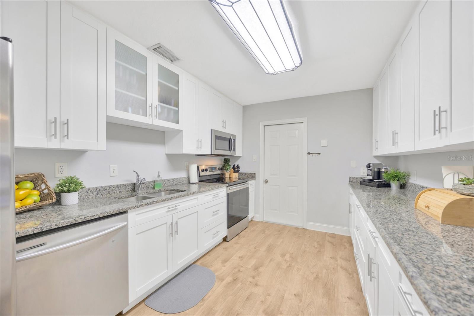 Image 9 of 27 For 4519 Hesperides Street