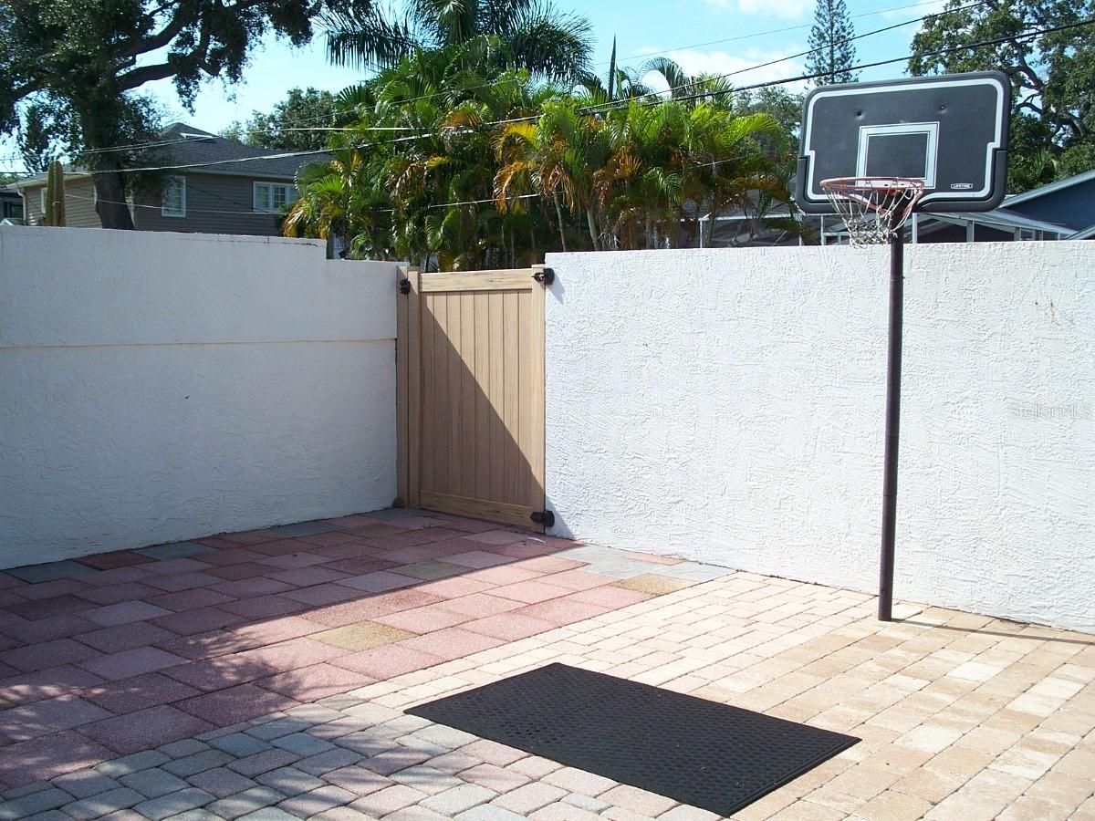 Image 57 of 64 For 2200 2nd Street N