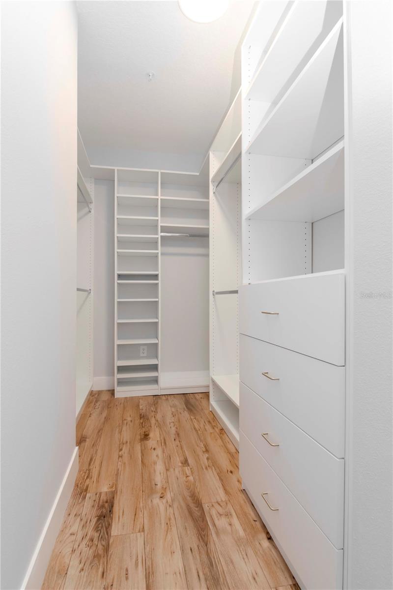 Image 11 of 16 For 800 Dakota Avenue 207